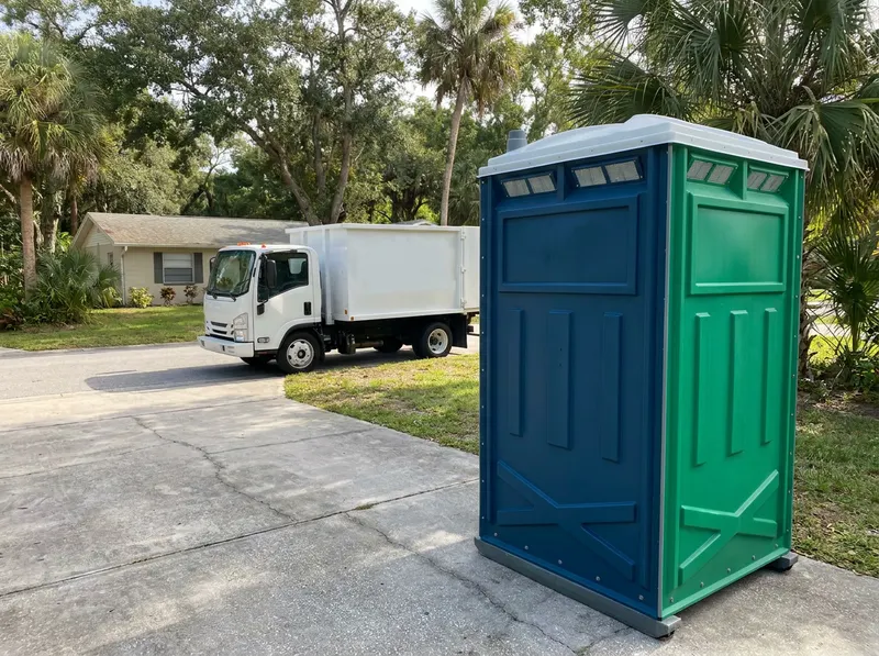 Deluxe Flushing Portable Unit Rental in Homosassa Springs, FL